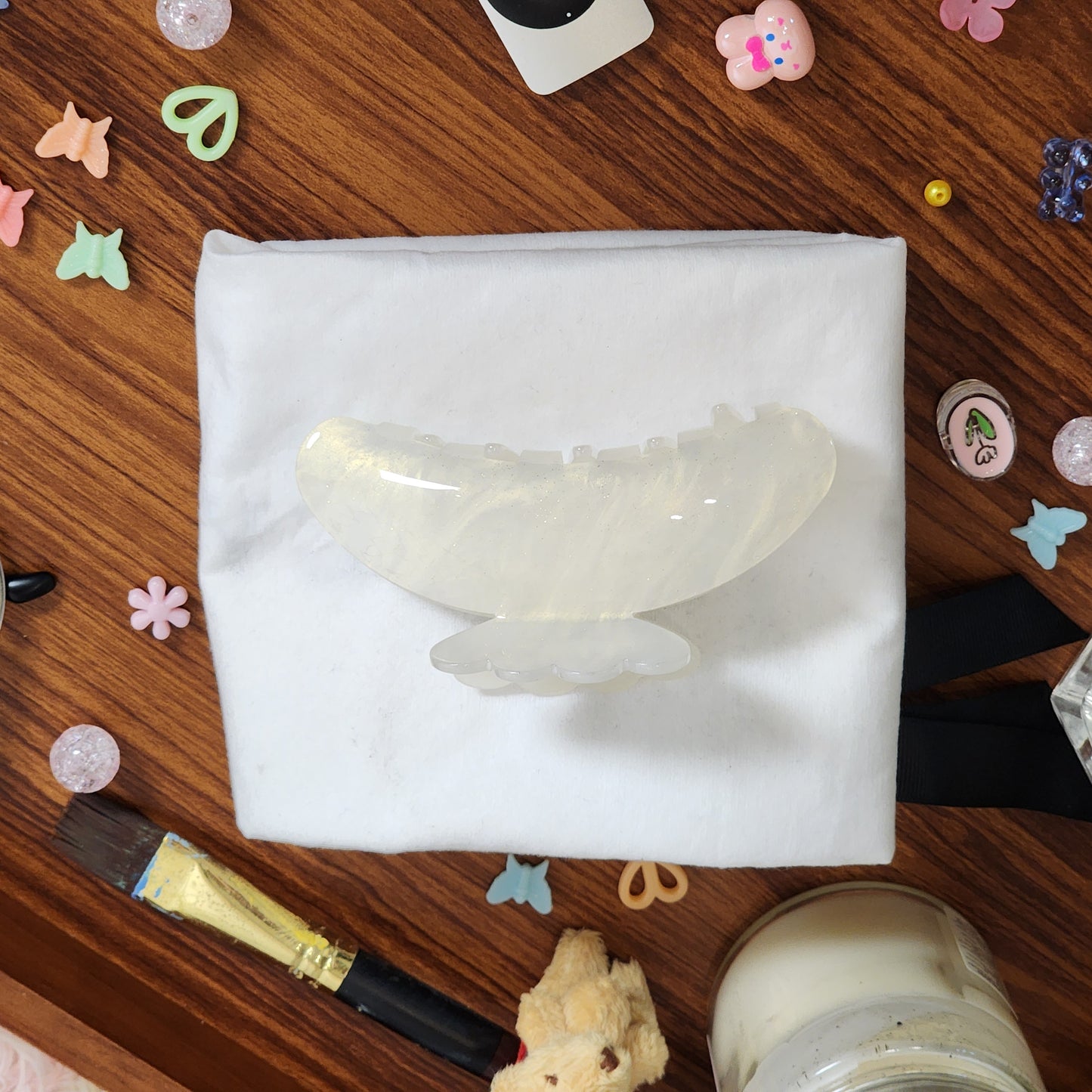 Crescent Color-Changing Hair Claw