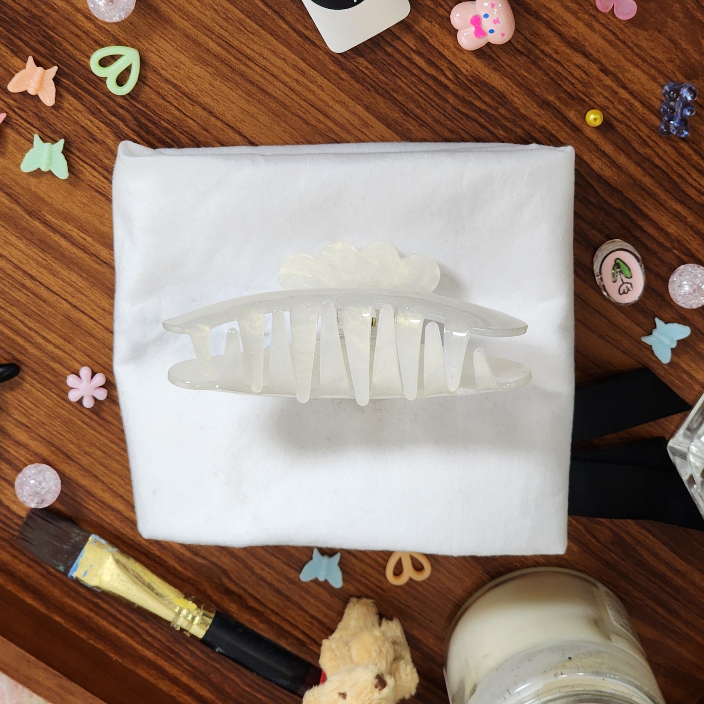 Crescent Color-Changing Hair Claw