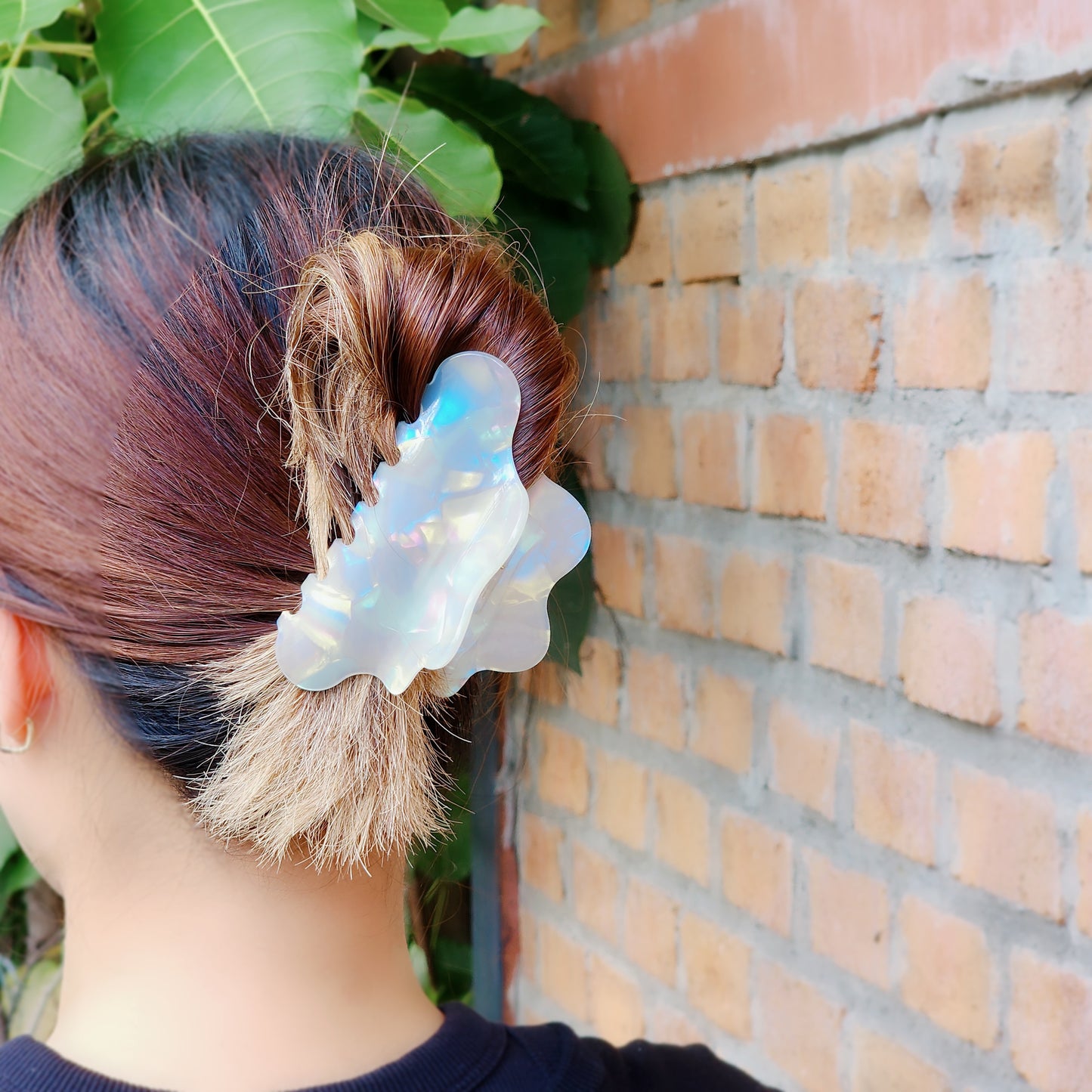 Pearly Cloud Hair Claw